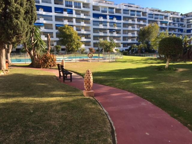 Large And Elegant In Puerto Banus With Pools And Paddle Apartment มาร์เบยา ภายนอก รูปภาพ