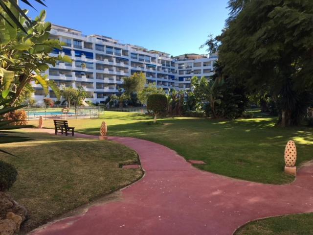 Large And Elegant In Puerto Banus With Pools And Paddle Apartment มาร์เบยา ภายนอก รูปภาพ